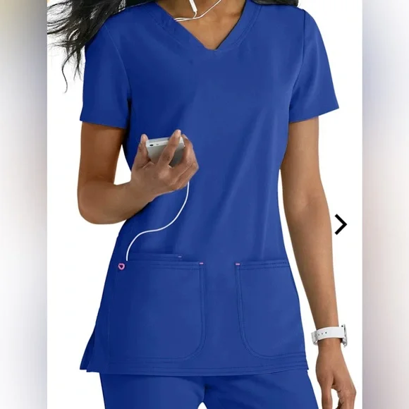 Heart and soul scrub top, pitter patter V neck - Picture 1 of 3